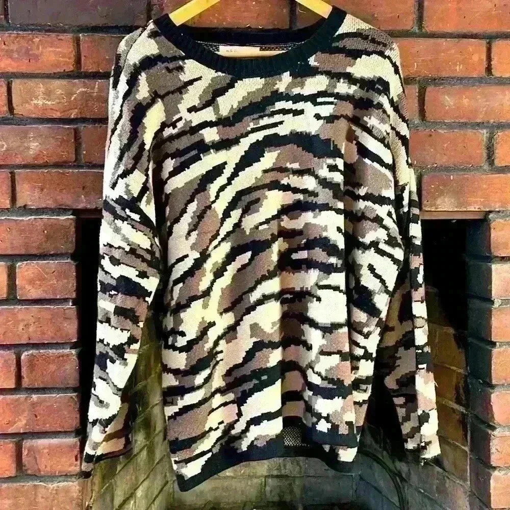 Philosophy woman’s camouflage 2X sweater​